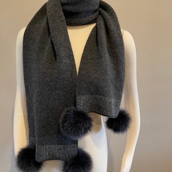 Knit Scarf with fur pom poms and spakle - Picture 1 of 6